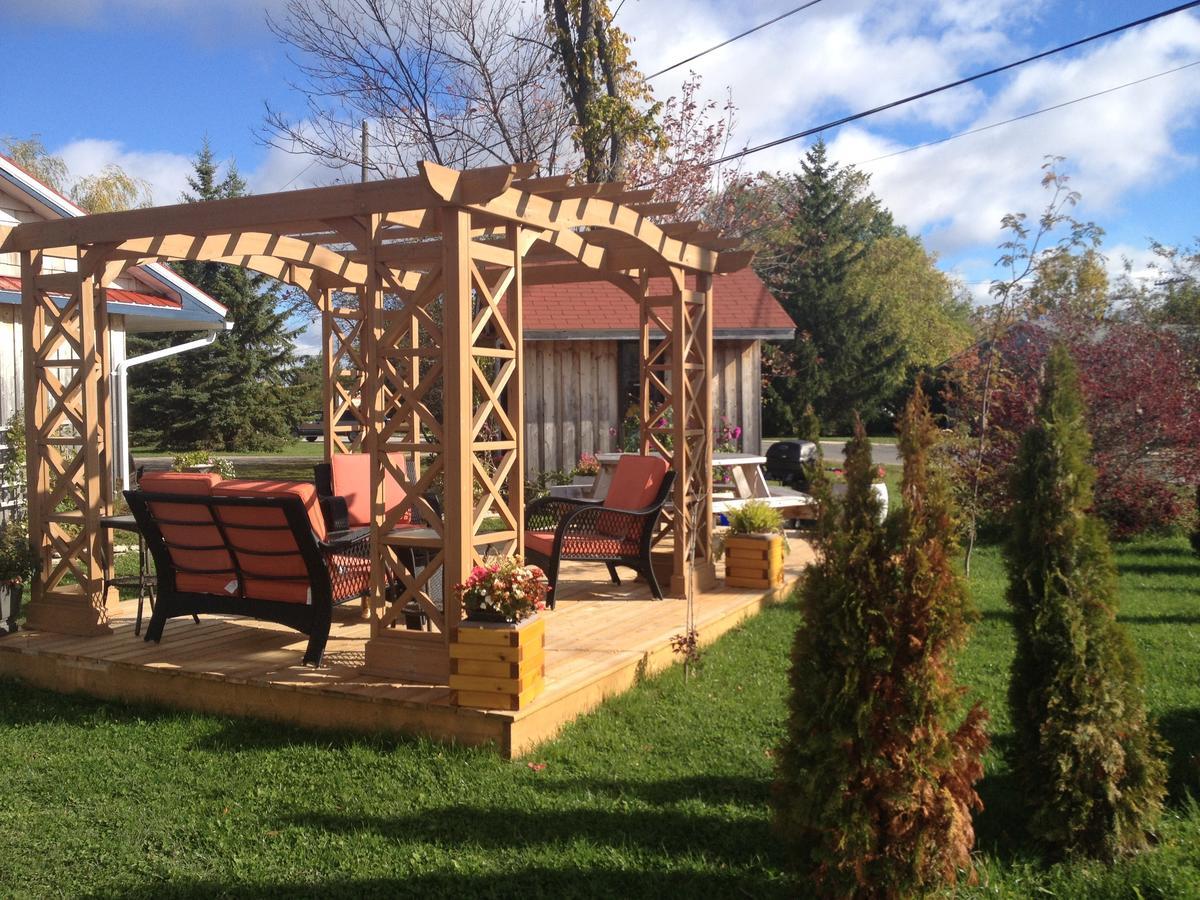 My Friends Inn Manitoulin Manitowaning Esterno foto