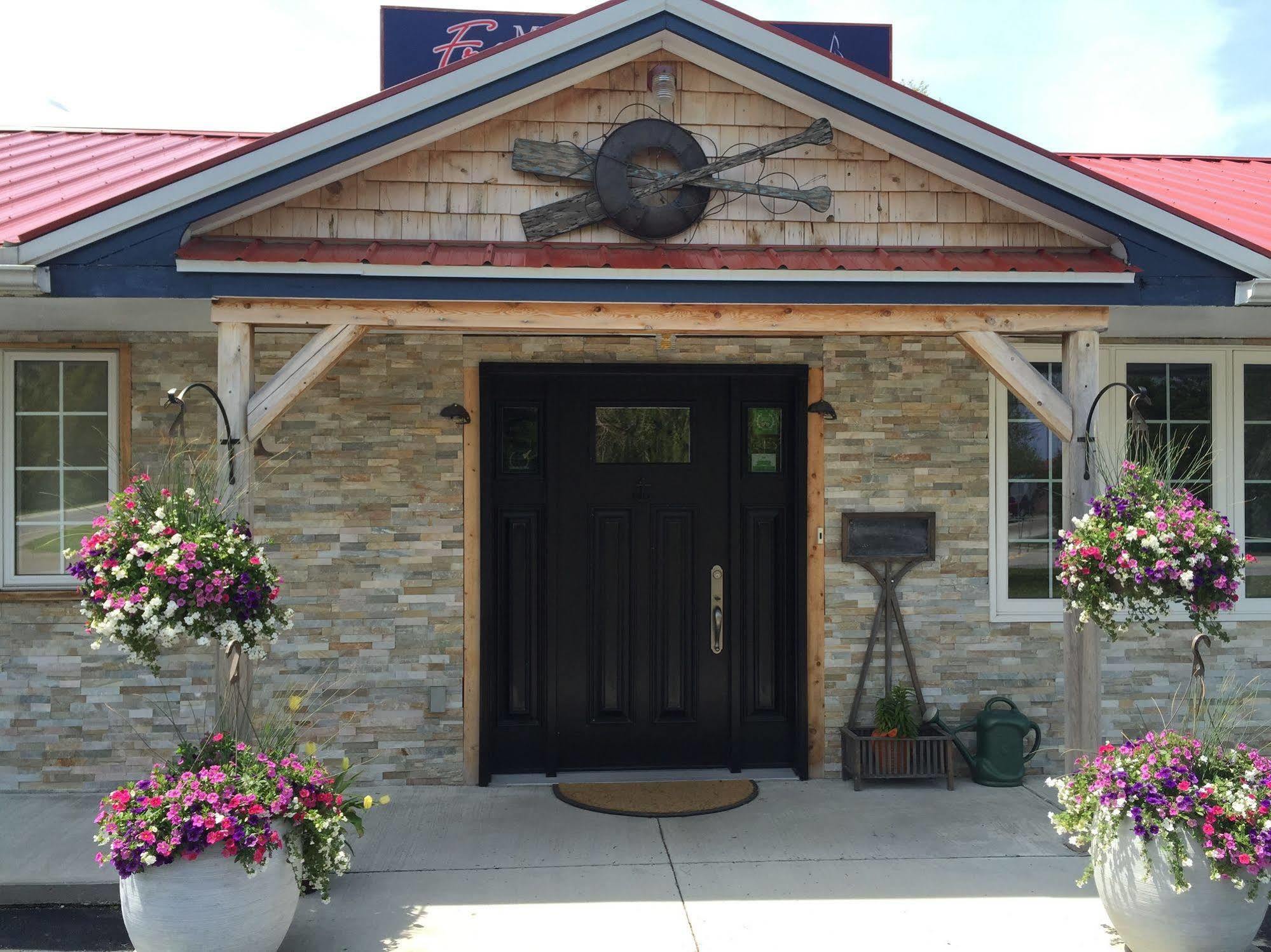 My Friends Inn Manitoulin Manitowaning Esterno foto