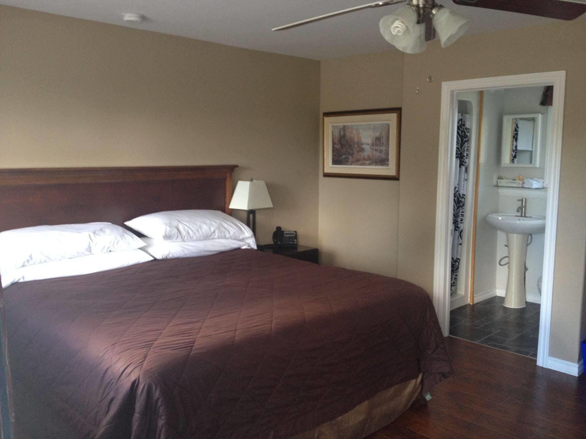 My Friends Inn Manitoulin Manitowaning Esterno foto