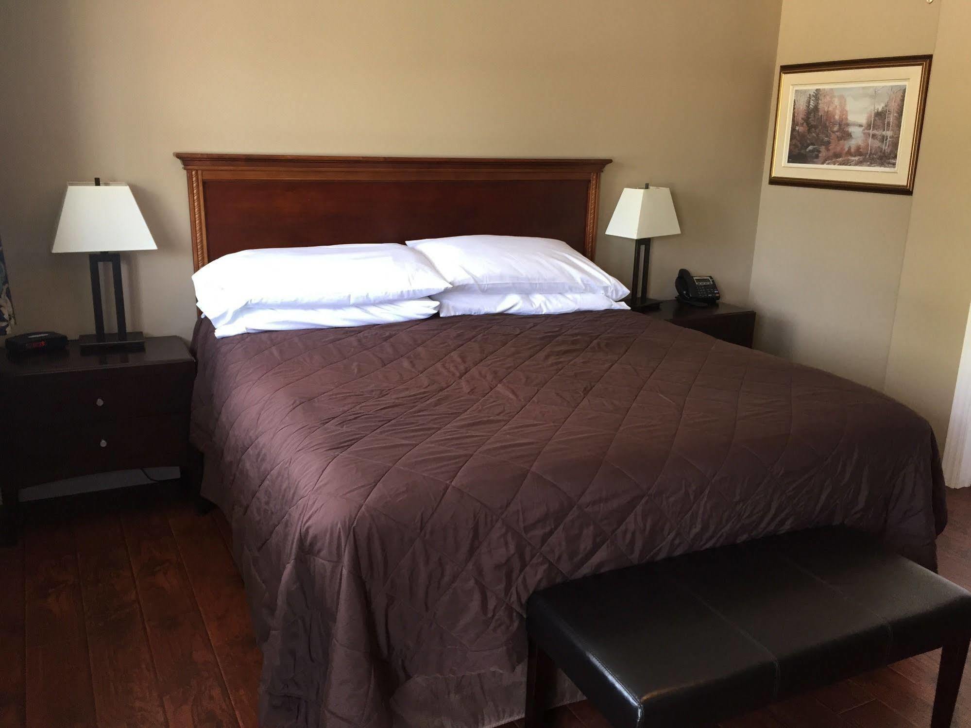 My Friends Inn Manitoulin Manitowaning Esterno foto